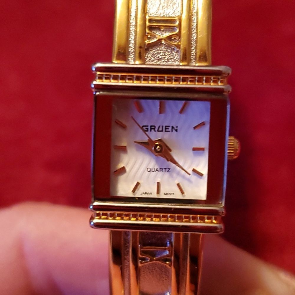 Gruen GR7855 Bangle Clamp Bracelet Watch Atlas Roman Numerals Band Looks Tiffany